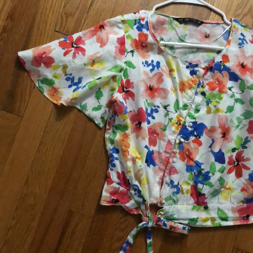 Zara Basics Collection Top - Picture 3 of 4